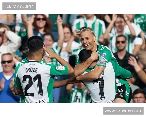 国王杯激战：那不勒斯与曼联战平引发全场热议与焦点分析