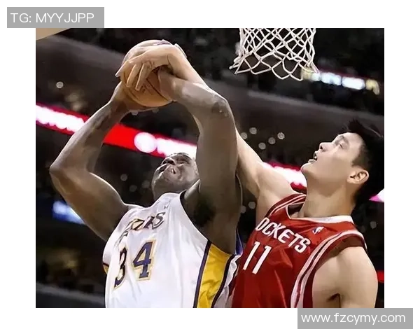 姚明在新秀赛季中展现统治力打爆对手引发热议