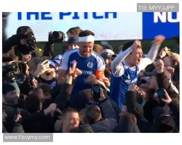 巴萨友谊赛逆转曼城补时绝杀引发转会热议与球迷狂欢