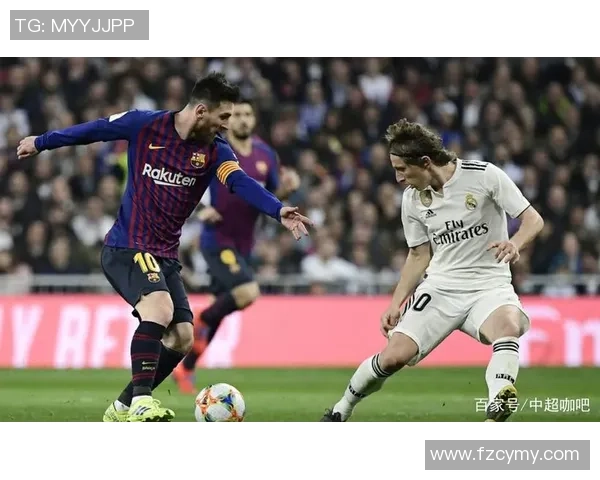 英超经典对决巴萨与皇马激战成平点球大战引发全场狂欢