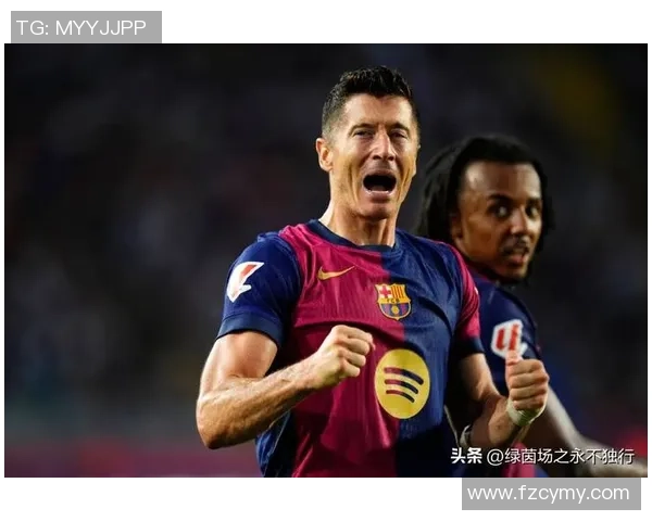 世界杯精彩对决AC米兰与曼联激战成平补时进球引爆全场激情