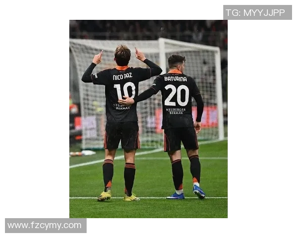 世界杯精彩对决AC米兰与曼联激战成平补时进球引爆全场激情